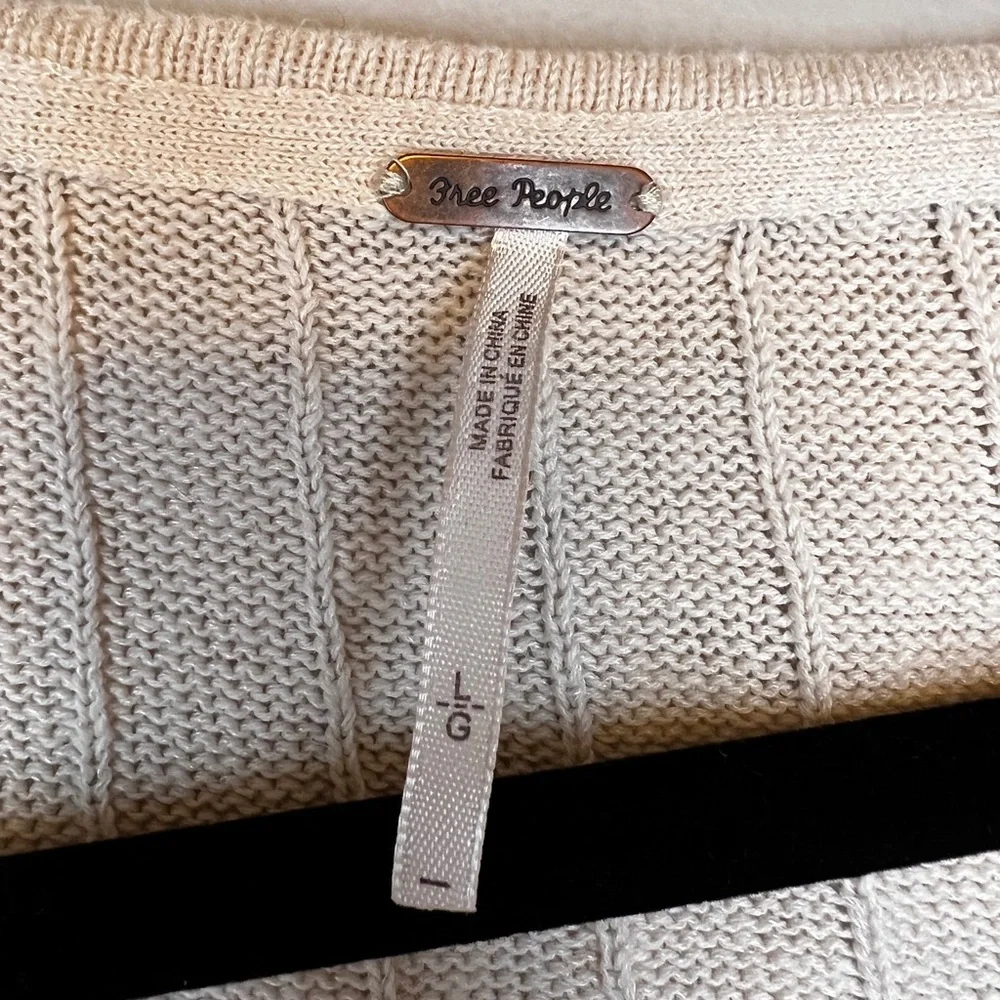 Free People front twist v-neck pullover sweater L